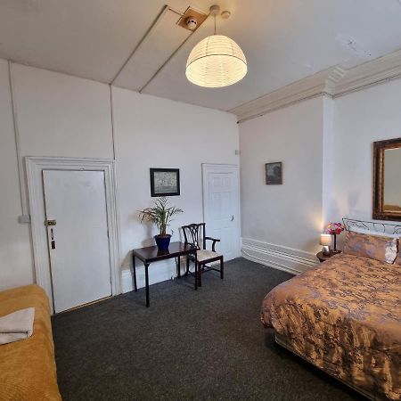 Large Flat Next To Port, Cliffs, Beach With Parking Dover Exteriör bild